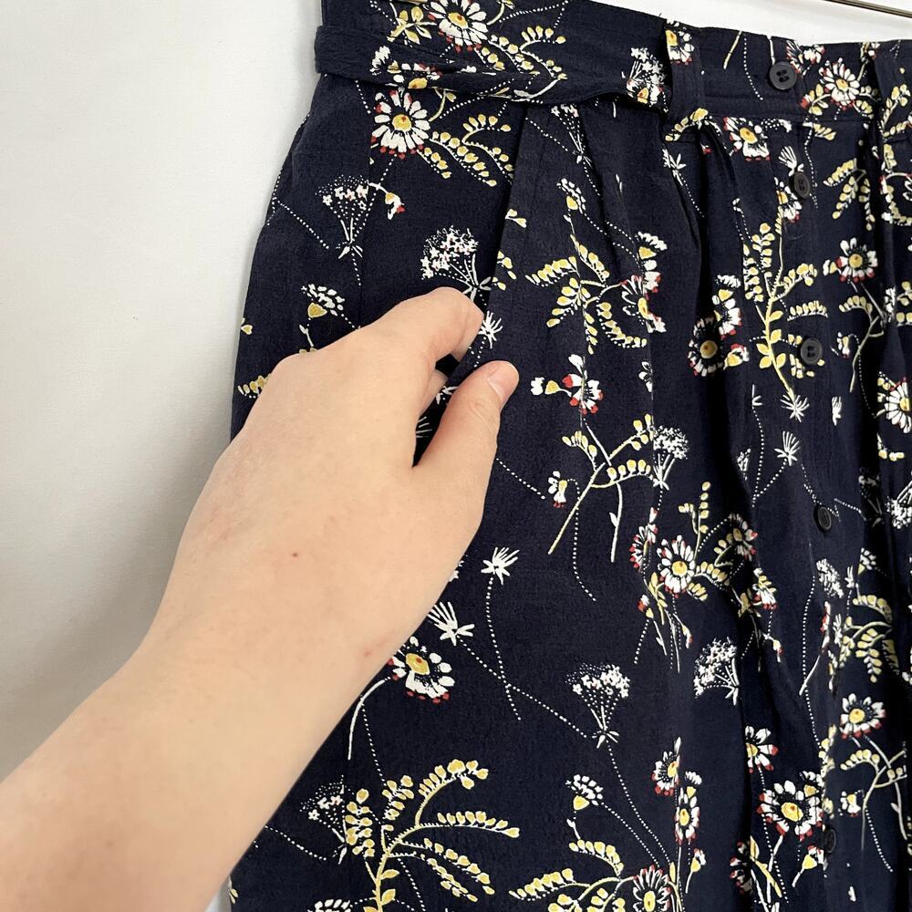 Ann Taylor LOFT navy floral miniskirt belt elastic waist women's size XS pockets - Picture 3 of 9